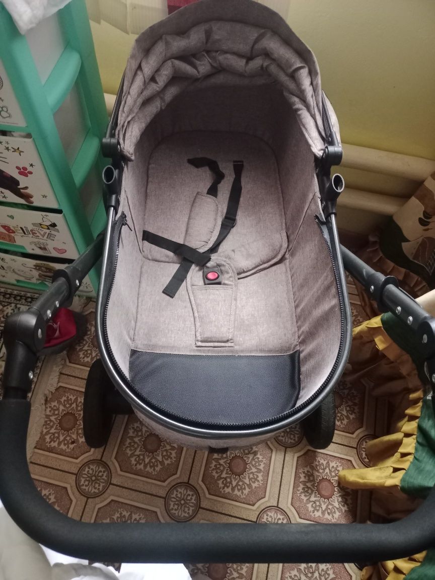 Срочно продам коляску