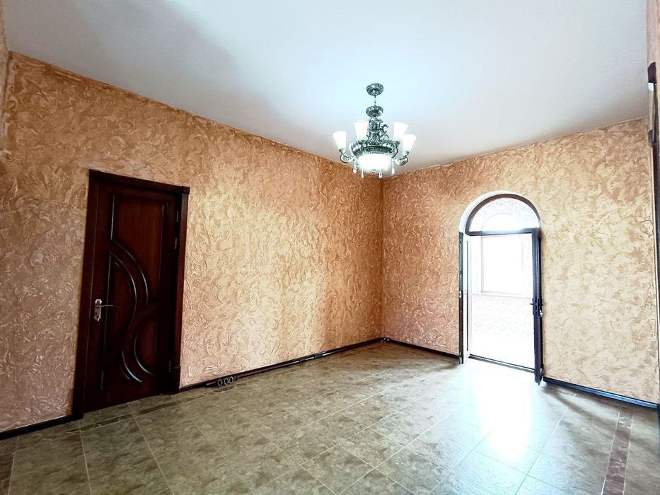 Продается дом  3 уровня . 588м2. 5 соток.Циалковская ул. Археологическ