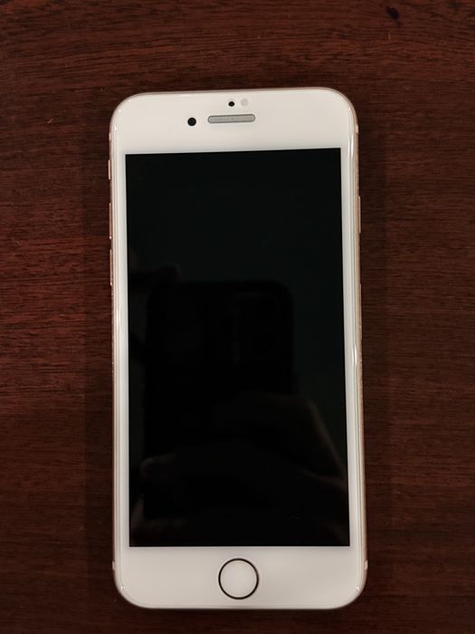 Продается Айфон 8