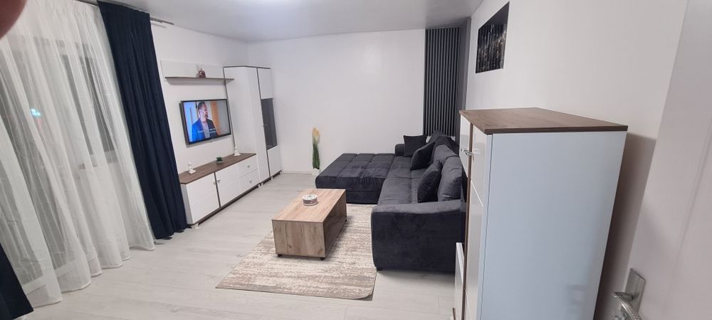 Închiriez apartament 2 camere central !