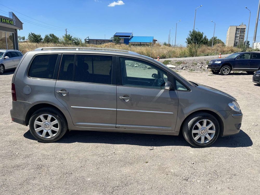 VW Touran *На части*