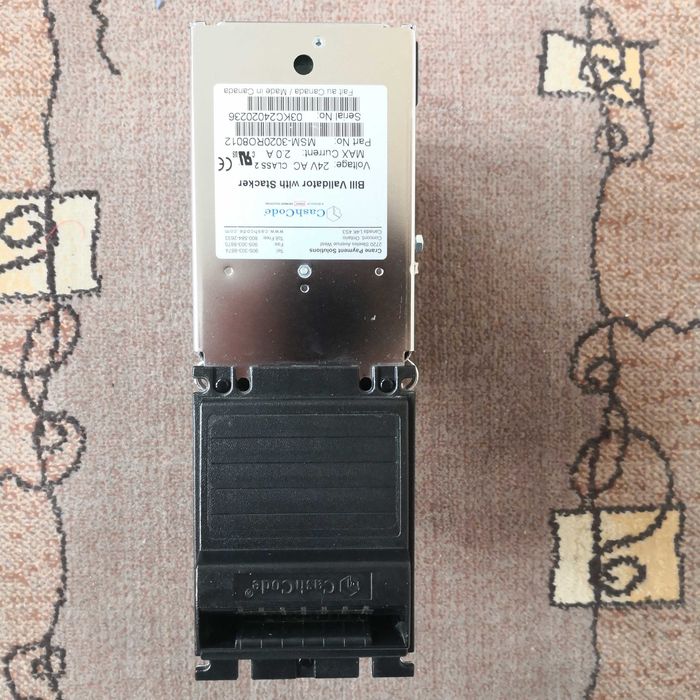 Vând validator bancnote Cash code.