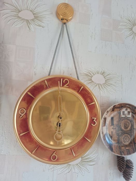 Продам  часы Маяк