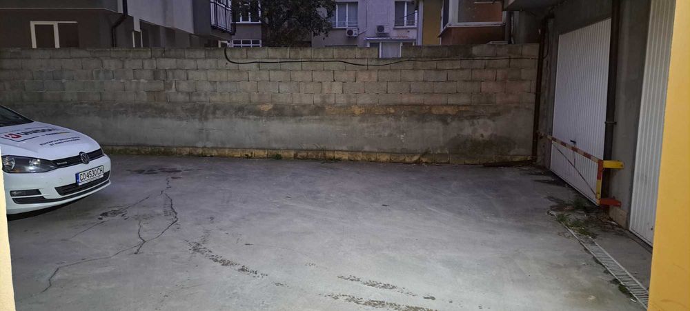 Паркомясто под наем