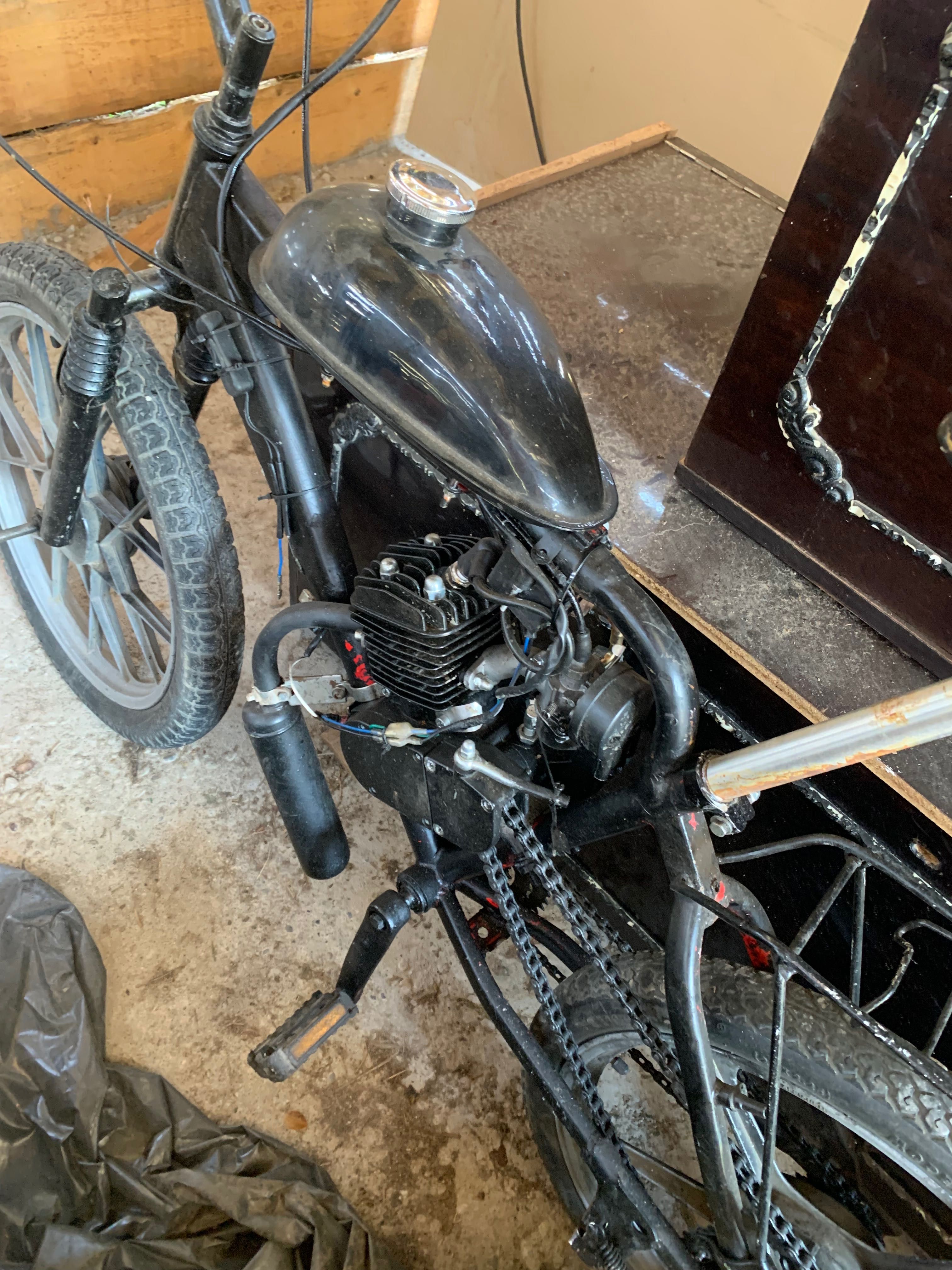 Bicicletă cu motor