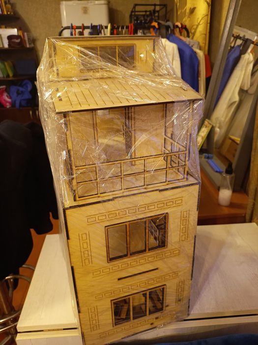 Кукольный домик с мебелью