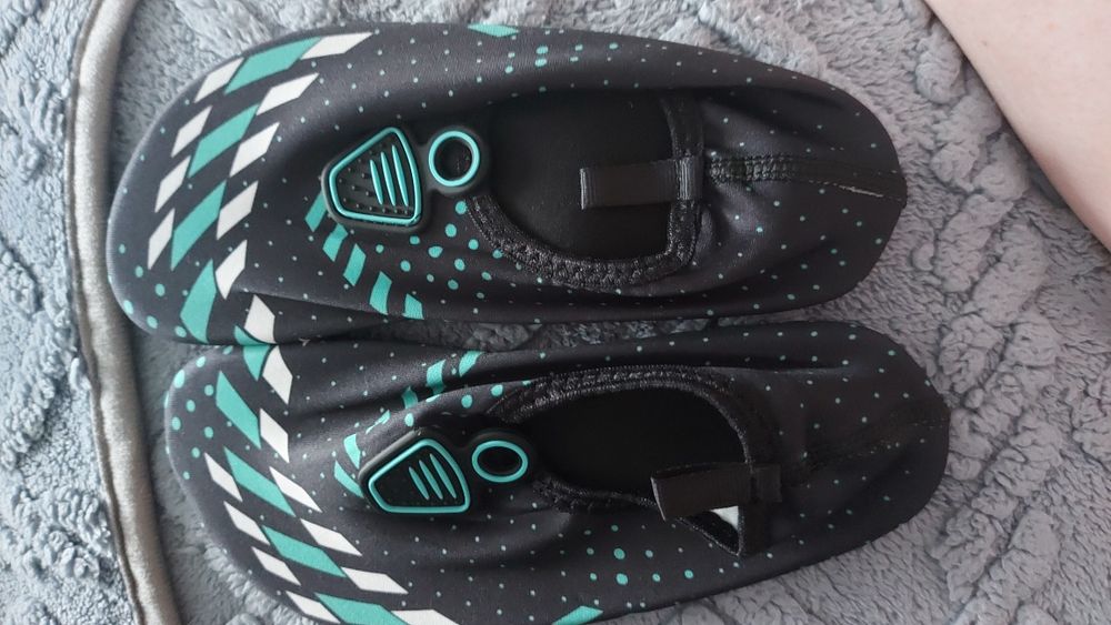 Продам новые р.36-37.Акваобувь