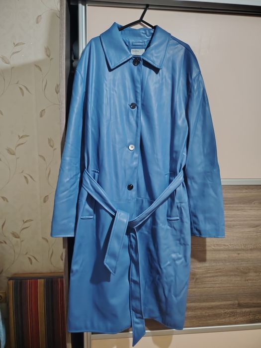 Дамско кожено манто Bershka