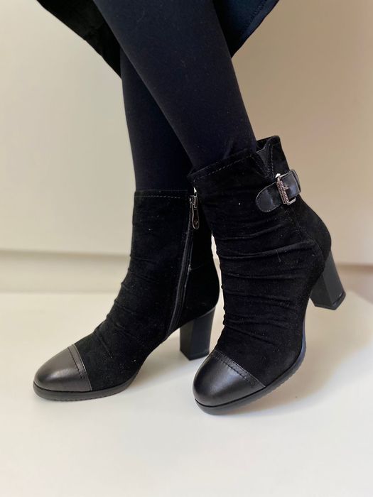 Продаю женские зимние ботинки