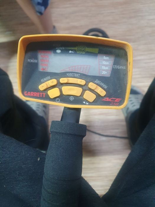 Продам металоискатель