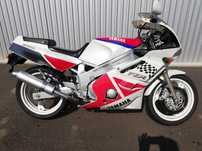 Yamaha FZR 600 cu 32 000 km.