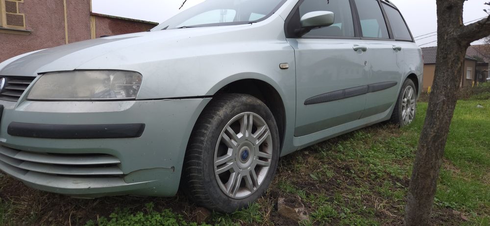 Vând  Fiat Stilo.