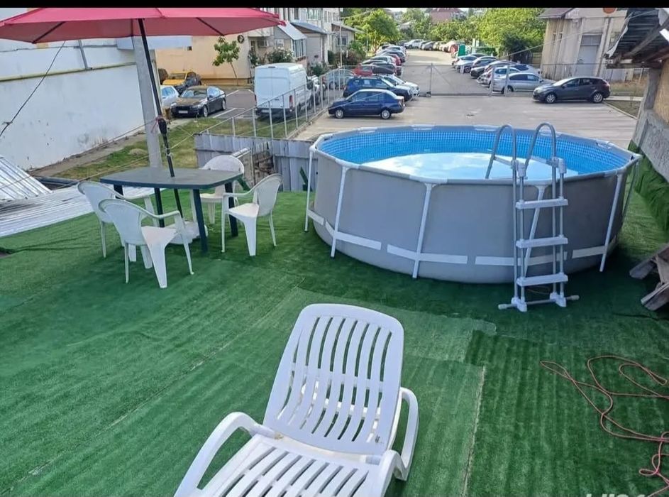 Camere de închiriat la curte