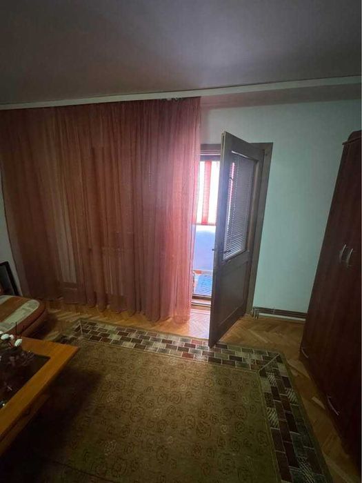 Apartament cu 3 camere in zona Garaje