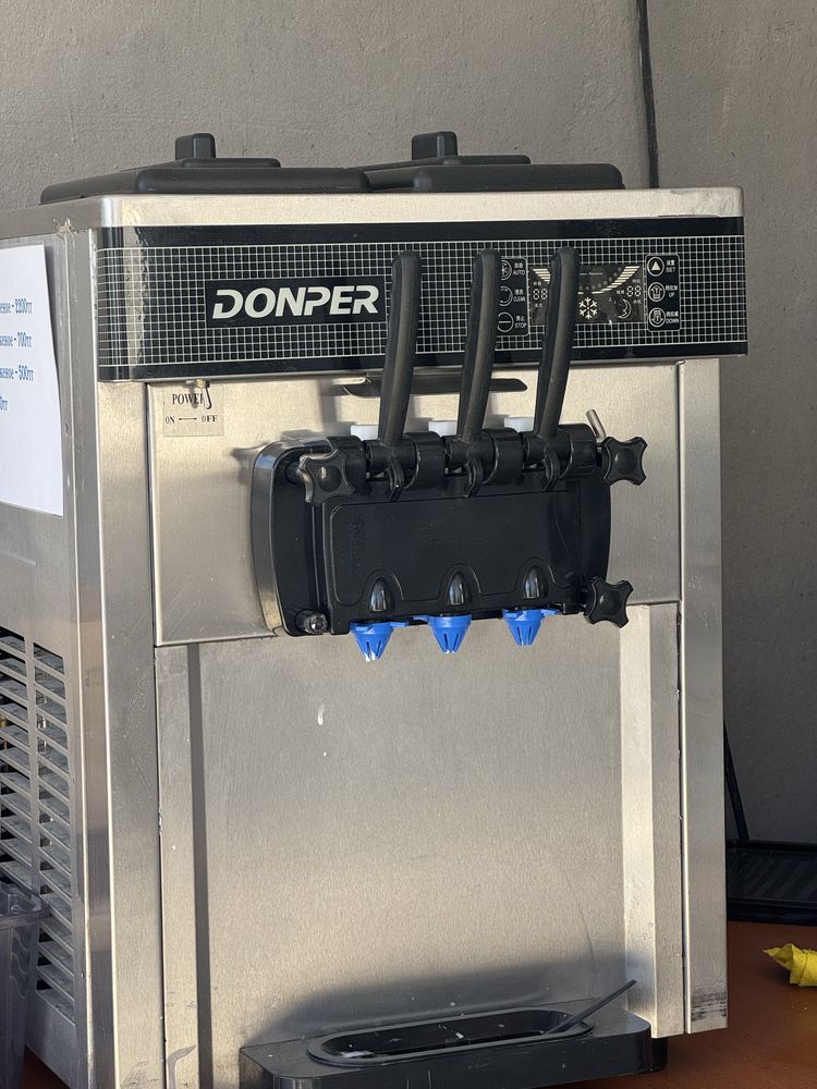 Продаеться мороженый аппарат Donper