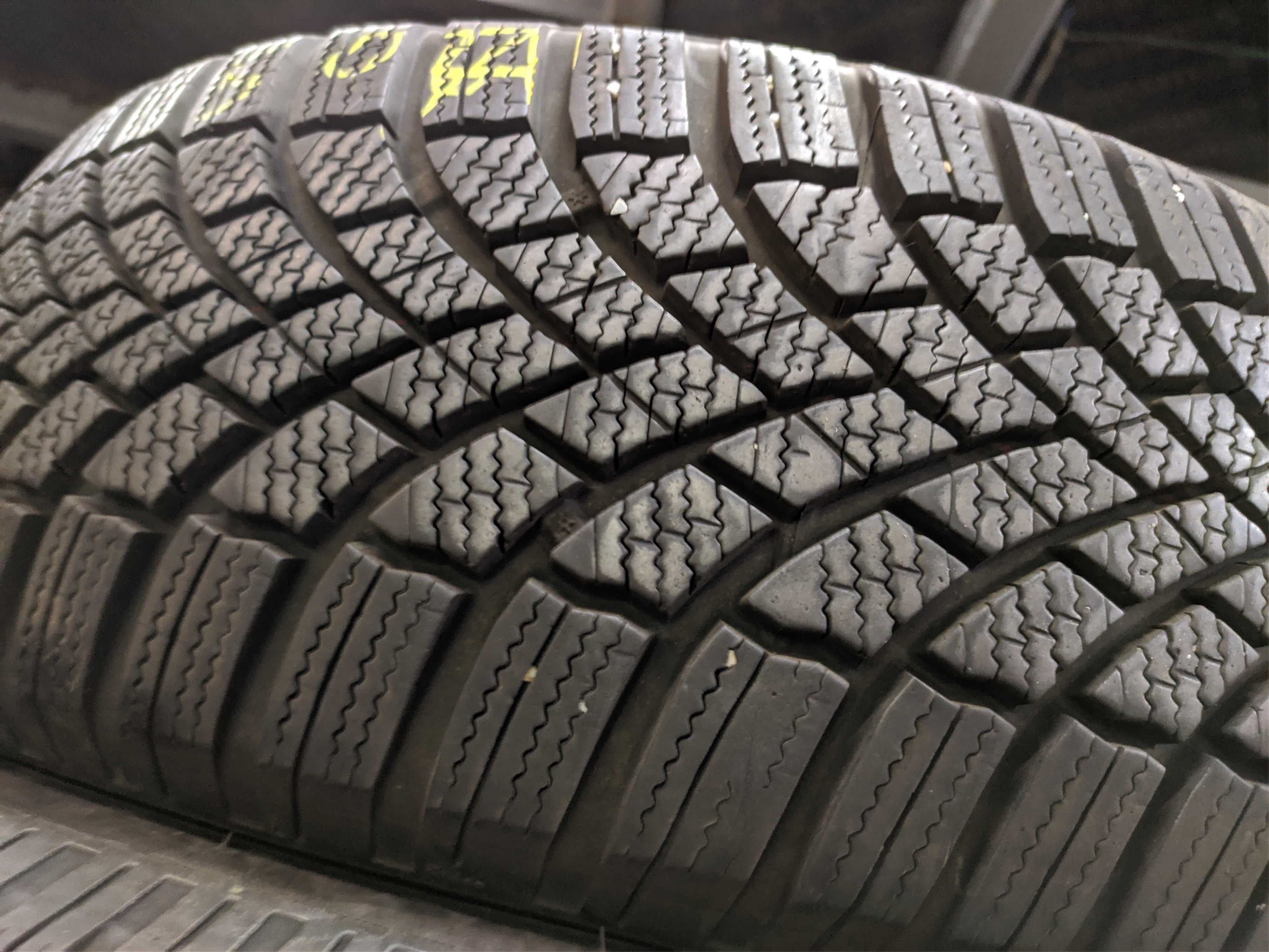 2бр Зимни гуми 205 60 16 - Bridgestone - DOT 2023