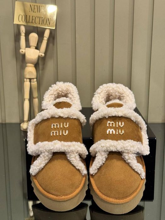 Miu  Miu Mai multe detalii în descriere