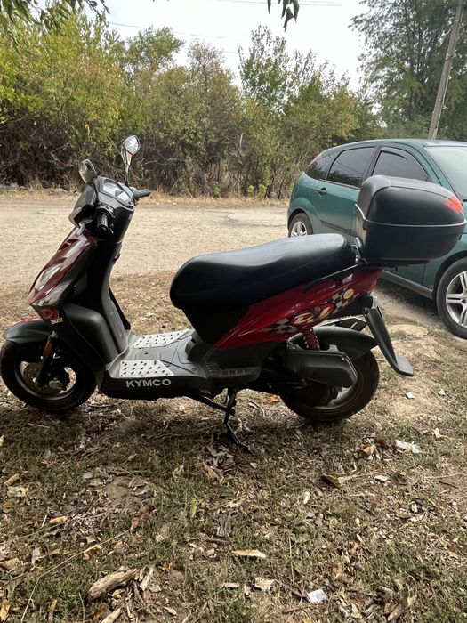 Продава се скутер KYMKO DJ50s