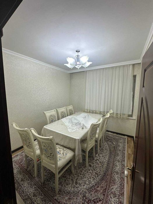 Uchtepa 22-kvartal, 4 xona, 3-qavat, g'ishtli uy, remonti bor