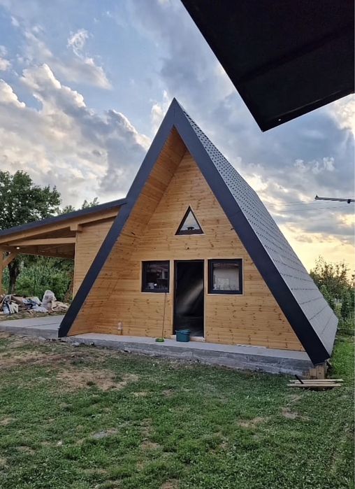 Vand cabane din lemn