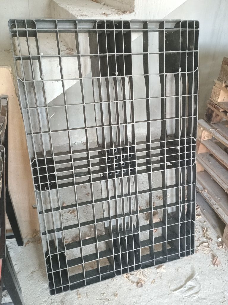Palet 120 x80 cm ,plastic negru