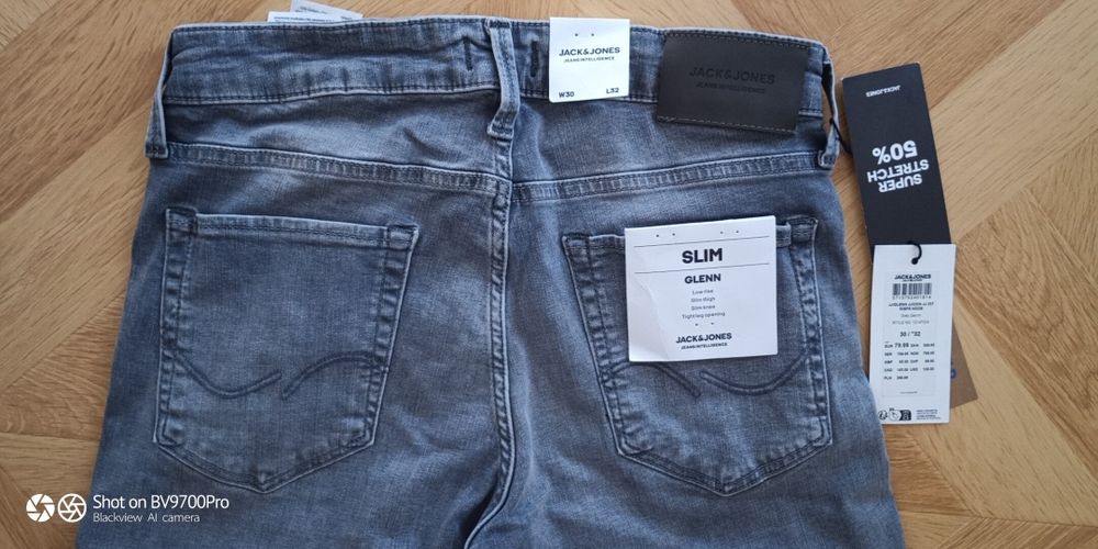 Blugi bărbați noi cu eticheta