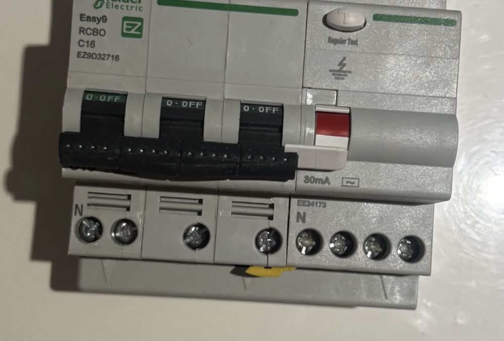 siguranta trifazata 16A