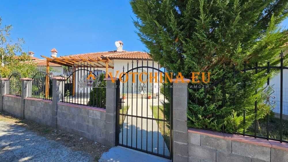 Продава се Къща в Бургас, Меден рудник - зона А - 180 кв.м за 862 €/кв.м - Снимка #1