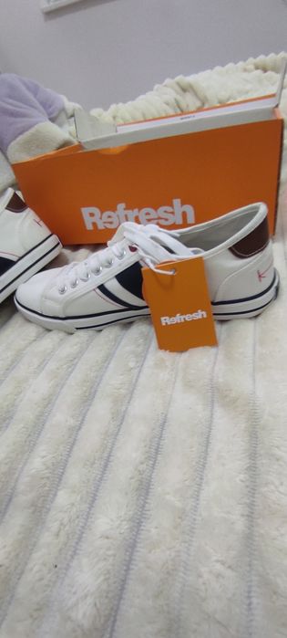 Чисто нови мъжки кецове 44 номер, стелка 28, 5 см оригинални.