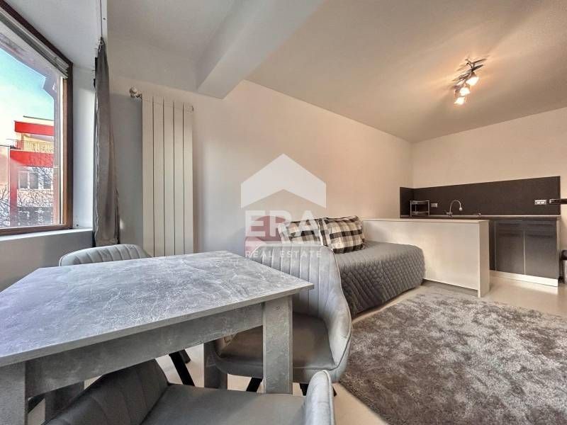 Дава се под наем Едностаен апартамент в София, Център - 50 кв.м за 550 € - Снимка #2