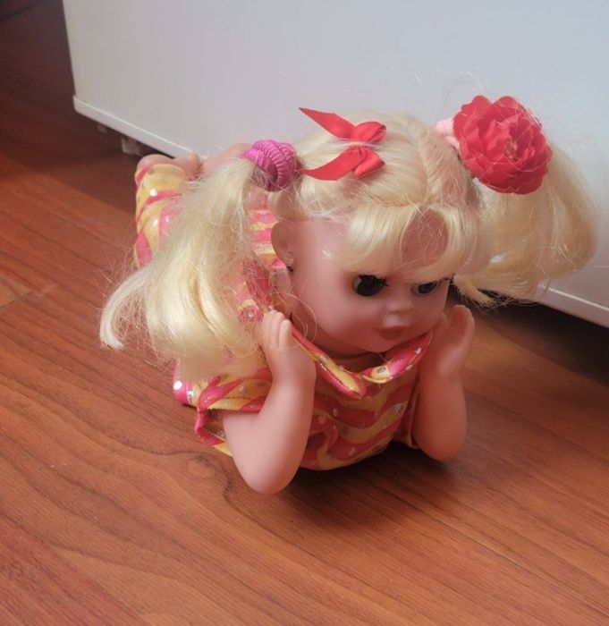 Jucarie care sta pe burta