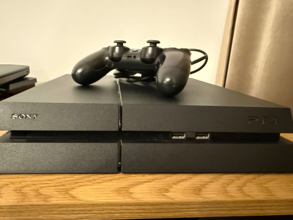 Playstation 4 plus controller