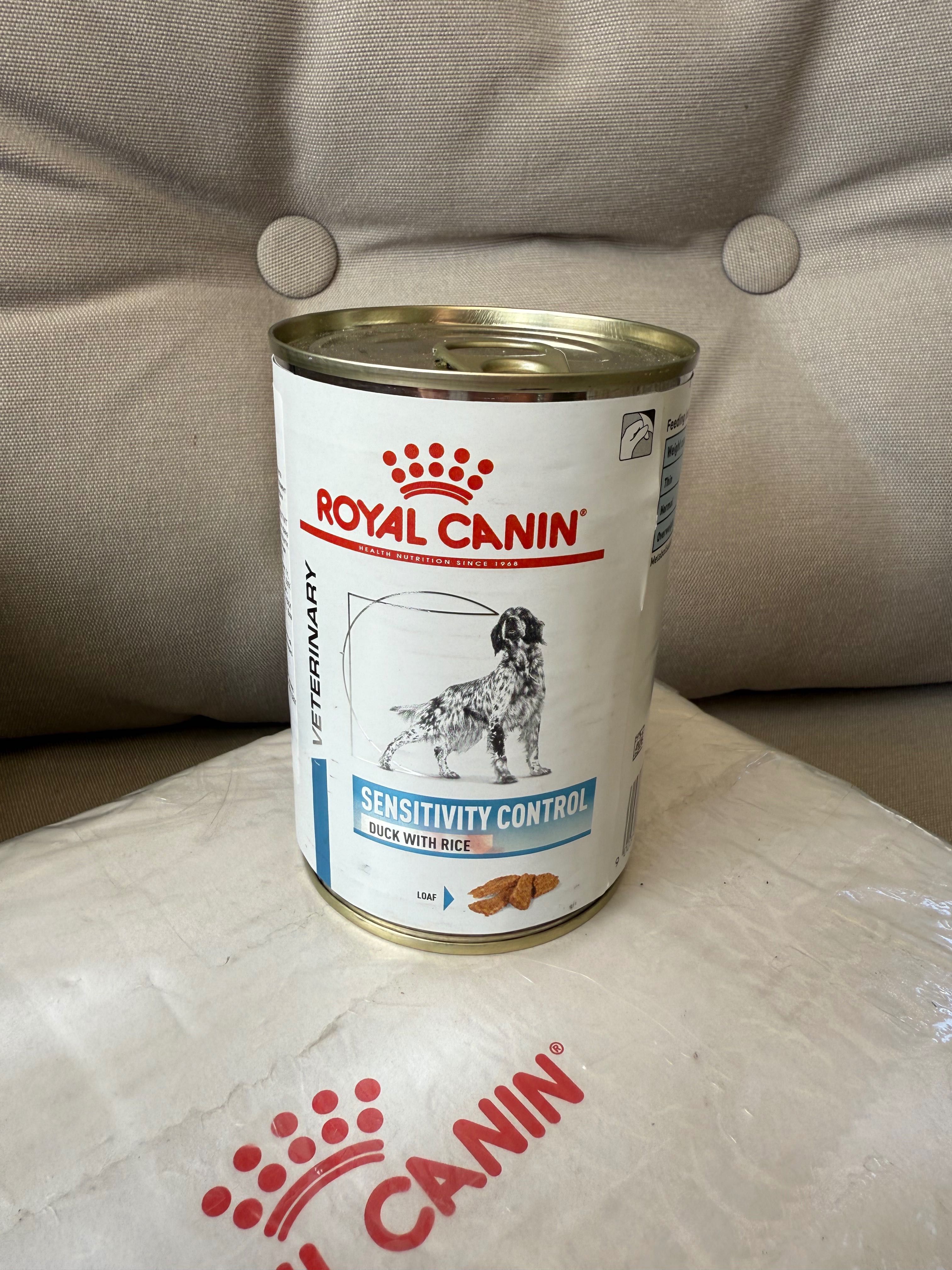 Продавам консерва Royal Canin за кучета 15 брой.