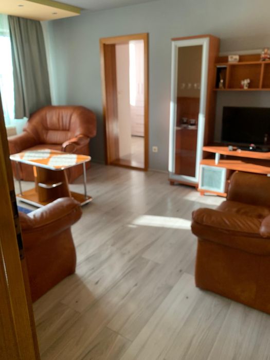 Vind apartament ln lugoj semi decomandat aranjat