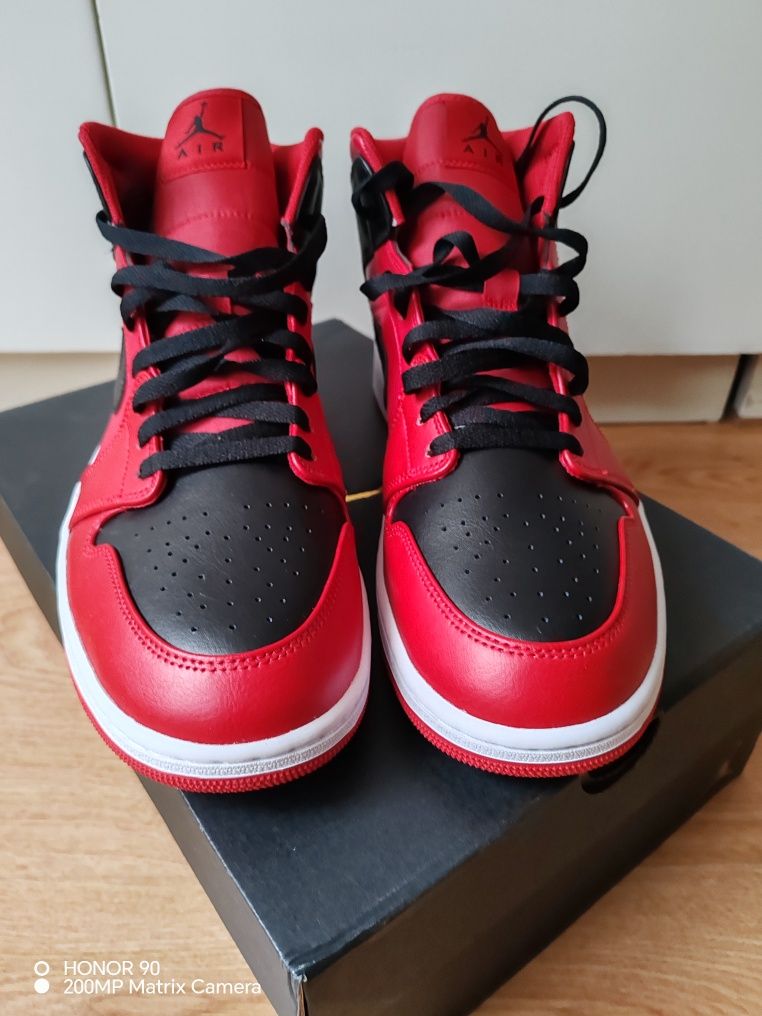 НОВИ Jordan 1 mid reverse bred