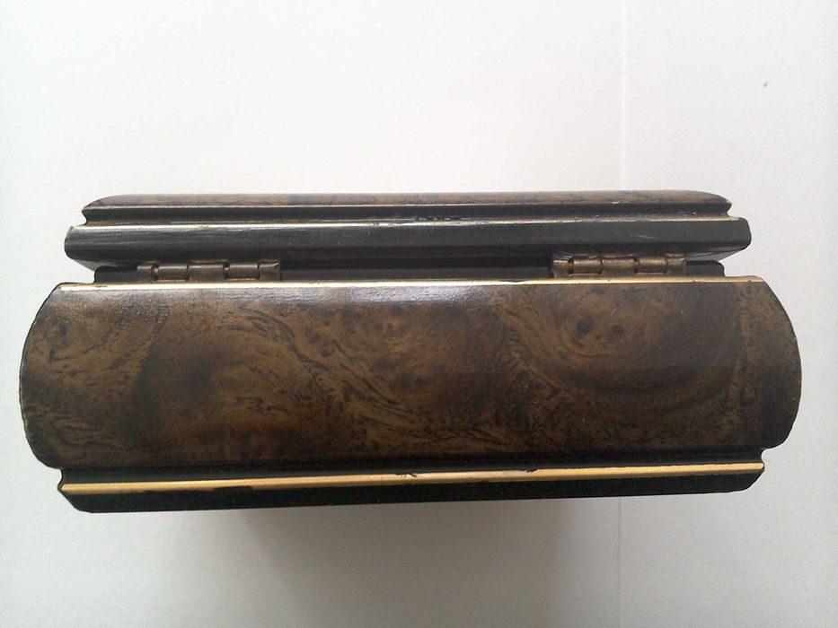 Cutie bijuterii: argint și lemn - proveniență Italia - semnată