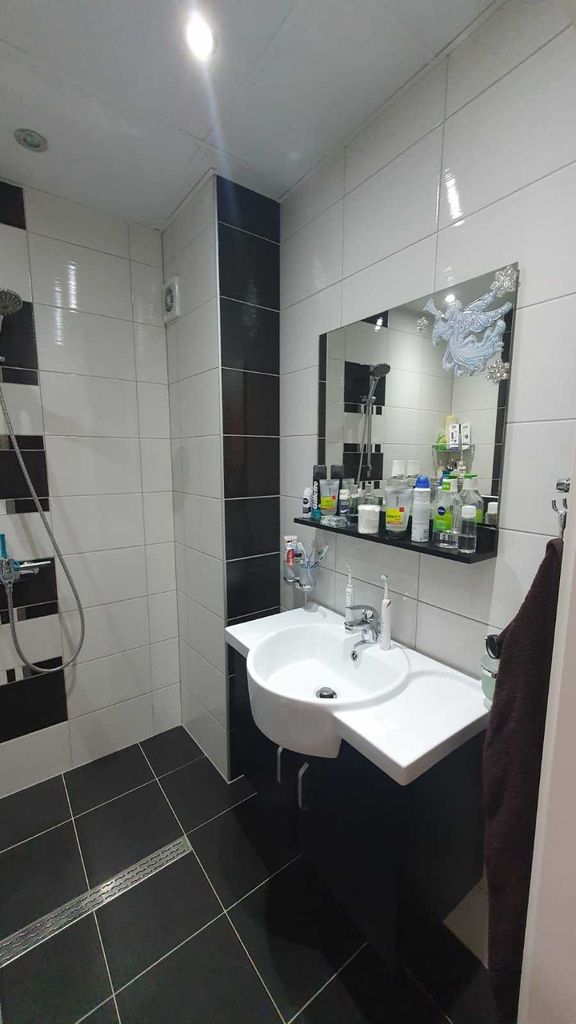 Продава се Двустаен апартамент в Пазарджик, Запад - 65 кв.м за 1077 €/кв.м - Снимка #11