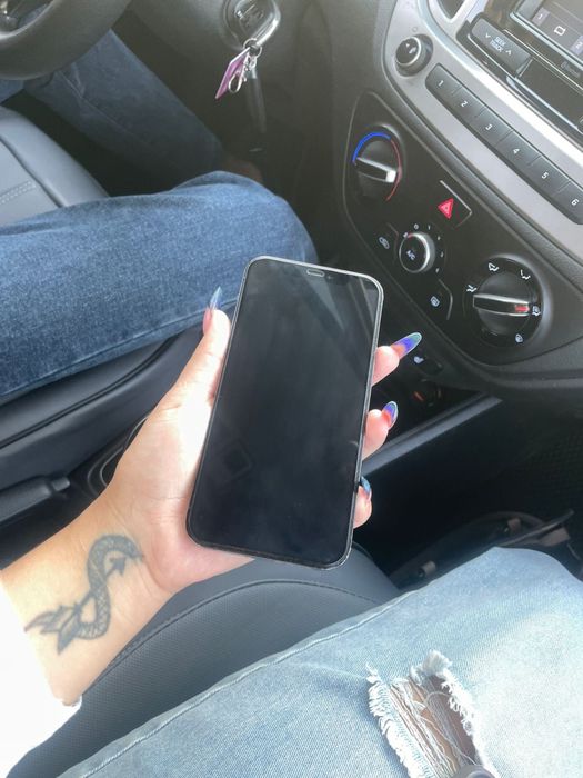 Продам Iphone 12 PRO
