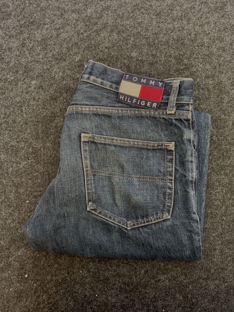 Blugi Tommy Hilfiger 90’s