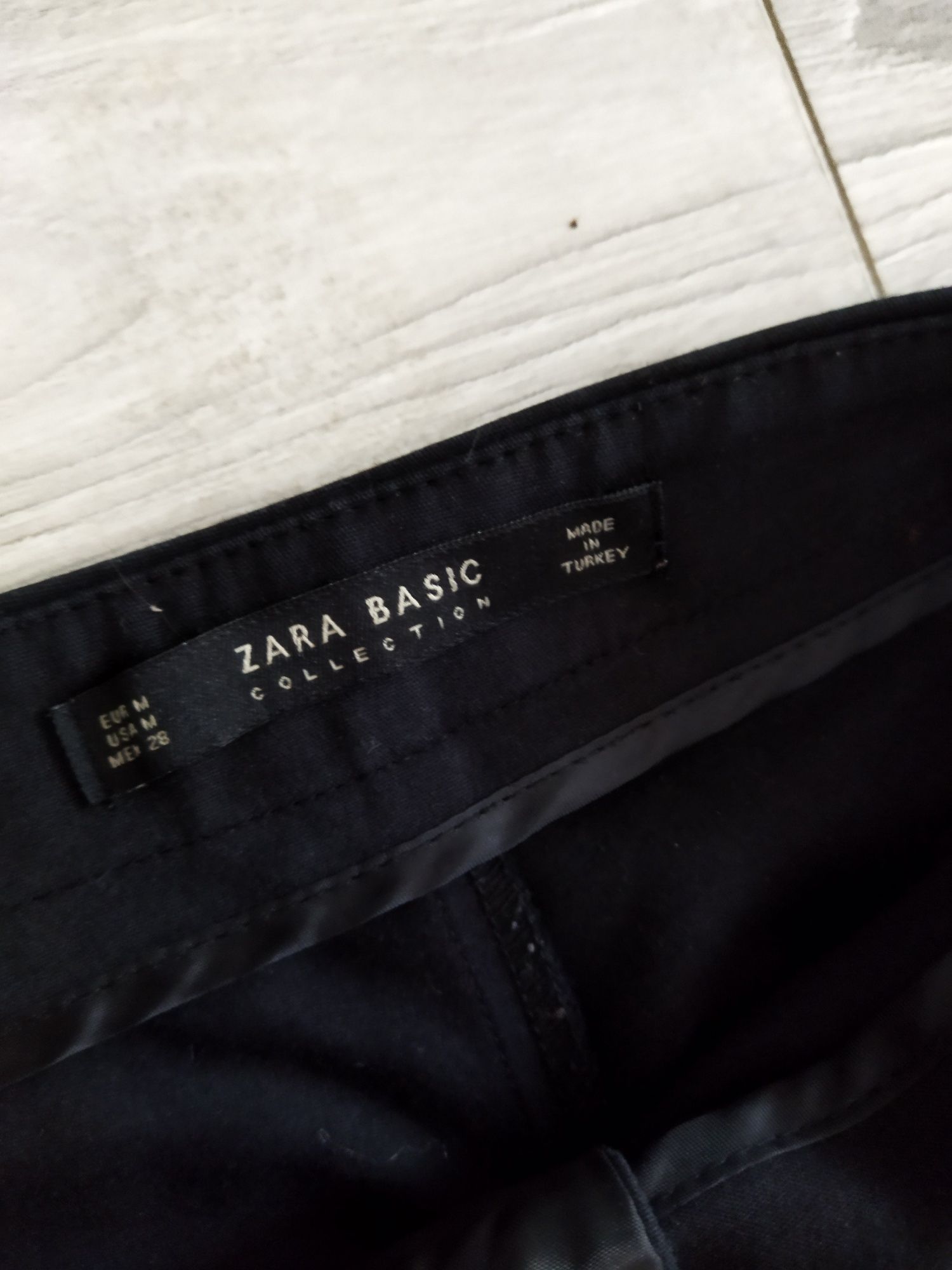Pantaloni negri office Zara stare excelenta mărimea M dama