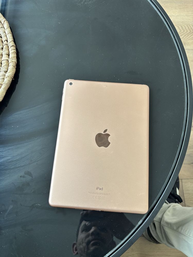 Ipad 6th gen 128gb defecta/ porneste soft defect