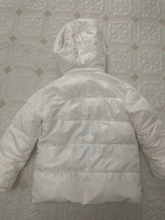 продам детскую зимнюю куртку