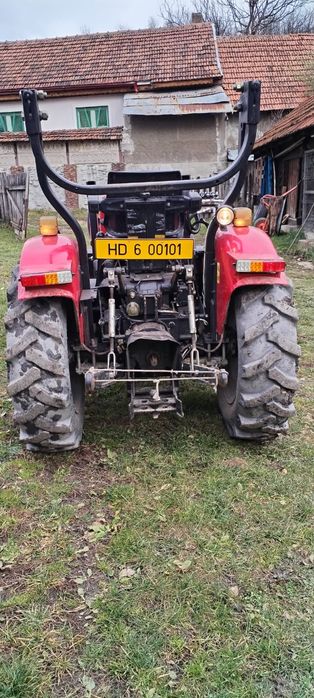 Vând tractor 4x4 Mahindra
