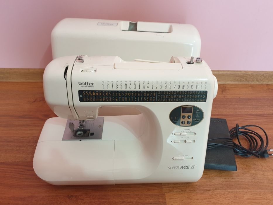 Vând mașini de cusut casnice profesionale