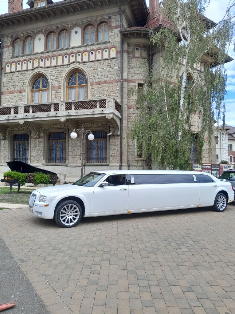 Închiriez Limuzina nuntii botezuri ect..