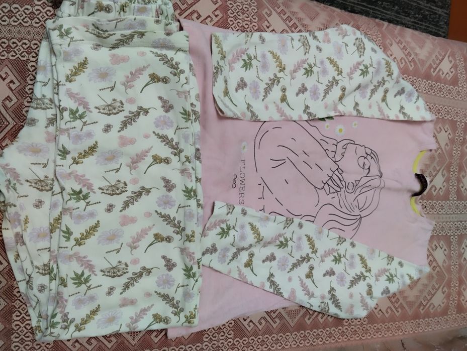 Продам пижамки на девочку