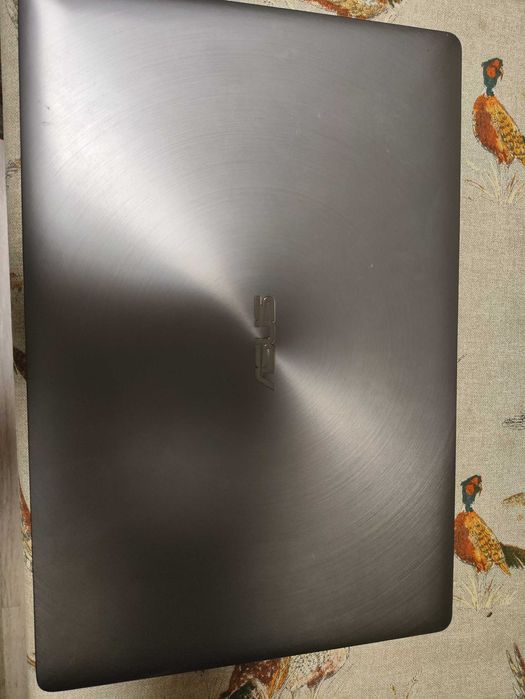 Asus UX501J-DS71T, 4k touch, 15.6, I7, 16 ram, 512 ssd, 960M - oтличен