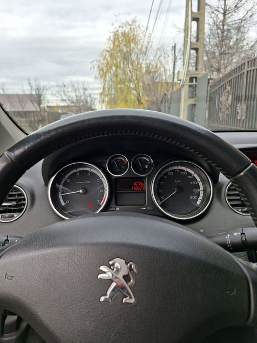 Vând Peugeot 308 decapotabil