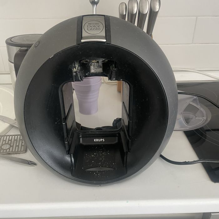 Продаю кофе машинку ( капсульный)