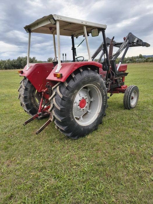 tractor  cu incarcator frontal
